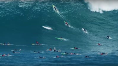 Campeón mundial de Snowboard surfea la ola mas gigante de Hawaii