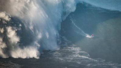 Maya Gabeira, record Guinness femenino de mayor ola surfeada jamás