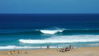 Fuerteventura protege por ley sus olas surfeables