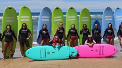 MARIOLAS: La primera comunidad de mujeres que surfean