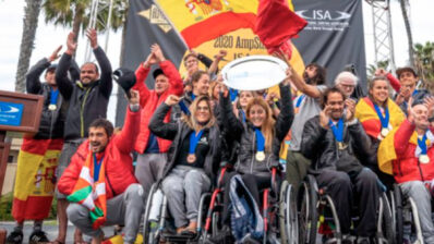 INVENCIBLES, la historia de cómo la selección española de surf adaptado conquistó un oro histórico