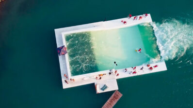 Descubre Unit Surf Pool