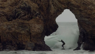 Descubre a los Weird Kids, surfeando en las olas más locas